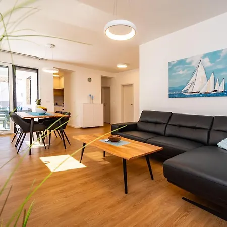 Apartments Vita アパート *